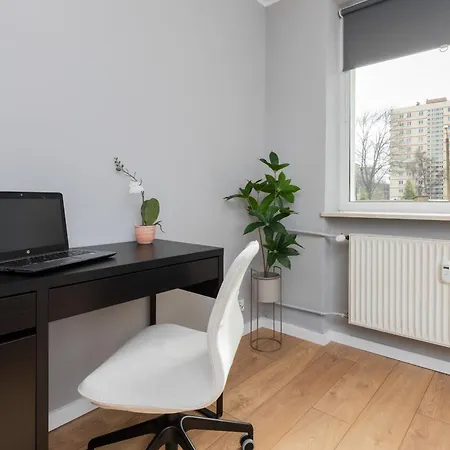 Dlugie Ogrody Spacious In The City Center By Renters *