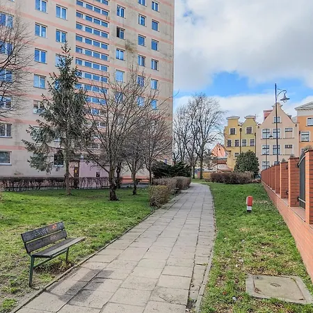 Dlugie Ogrody Spacious In The City Center By Renters 아파트