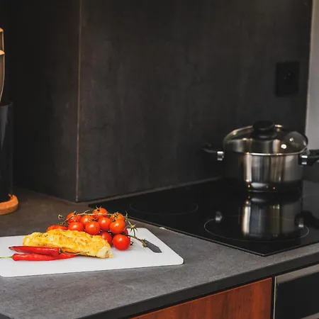 Dlugie Ogrody Spacious In The City Center By Renters 아파트